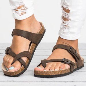 NWOT Brown Sz 41/US 10 Sandals Rome Style Sandals
